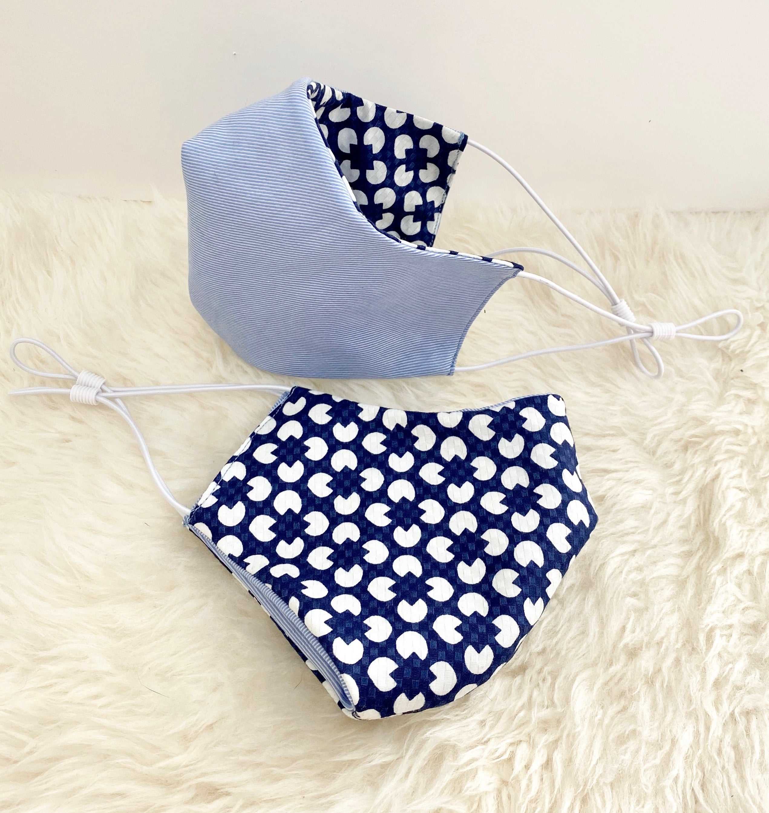 Reversible Blue and White Petals